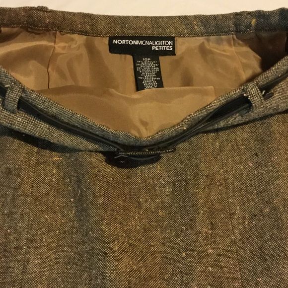 Norton McNaughton Petites Skirt Brown with belt. - Picture 3 of 4